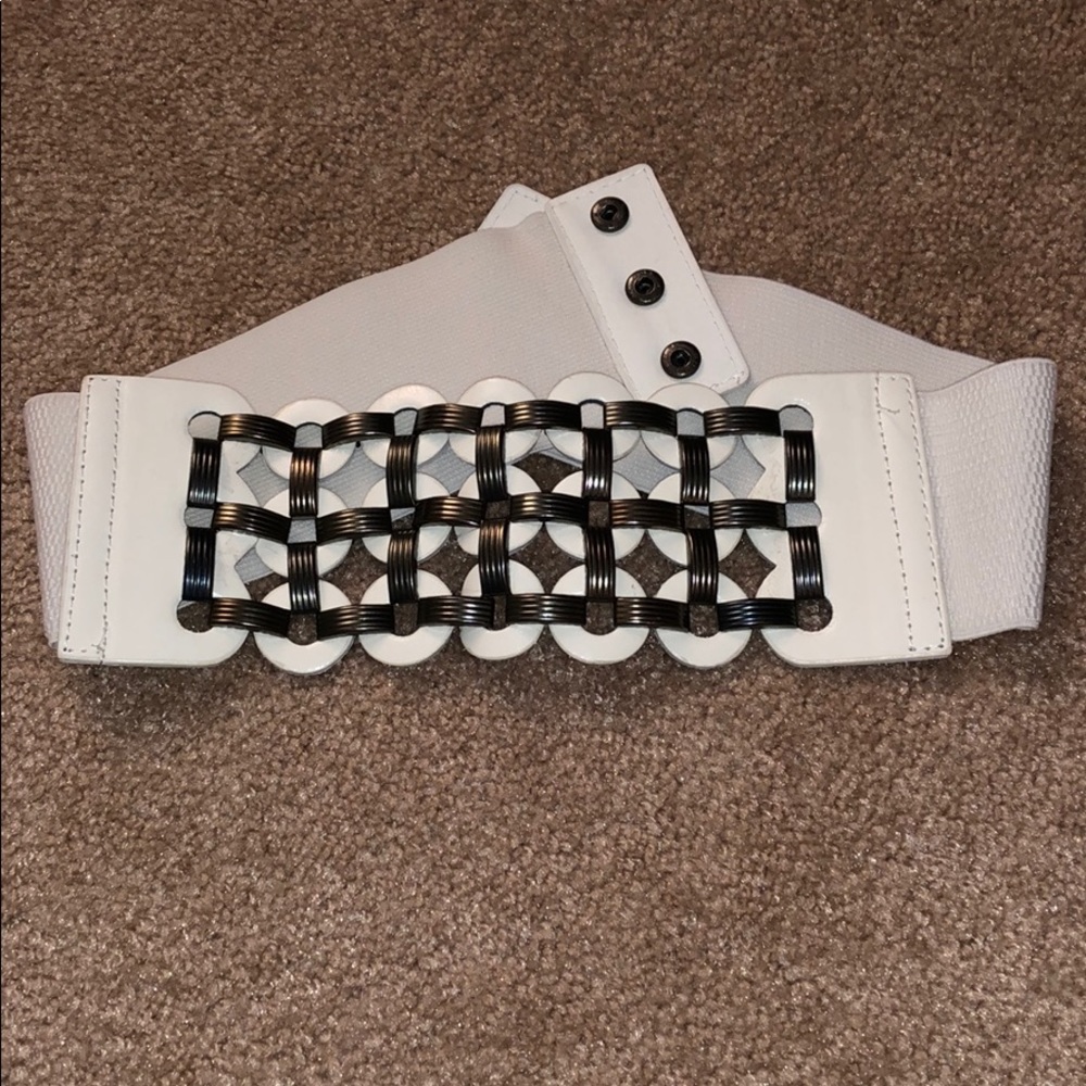 Wrap around belt